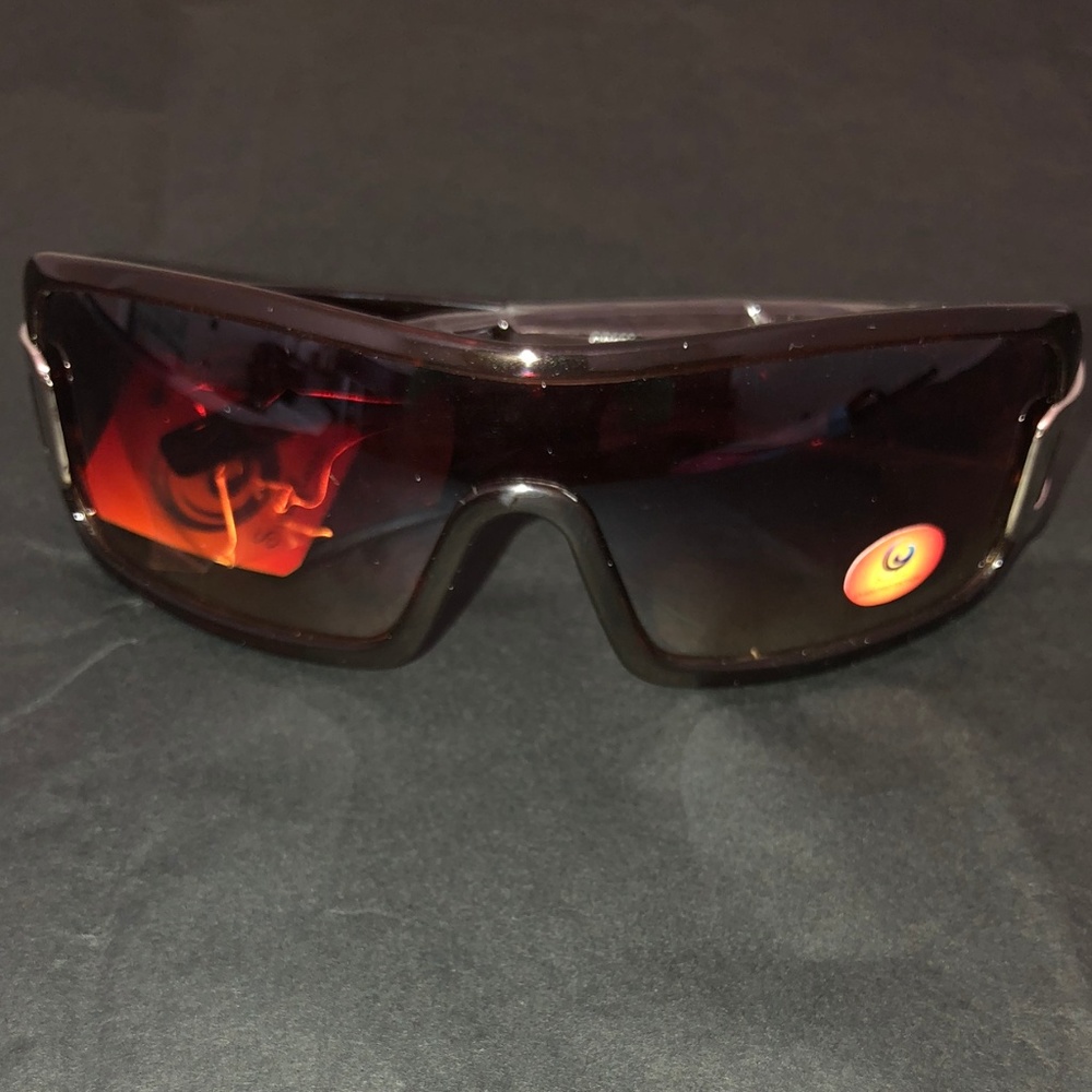 *** NEW *** Rectangle Chrome Detail Sunglasses